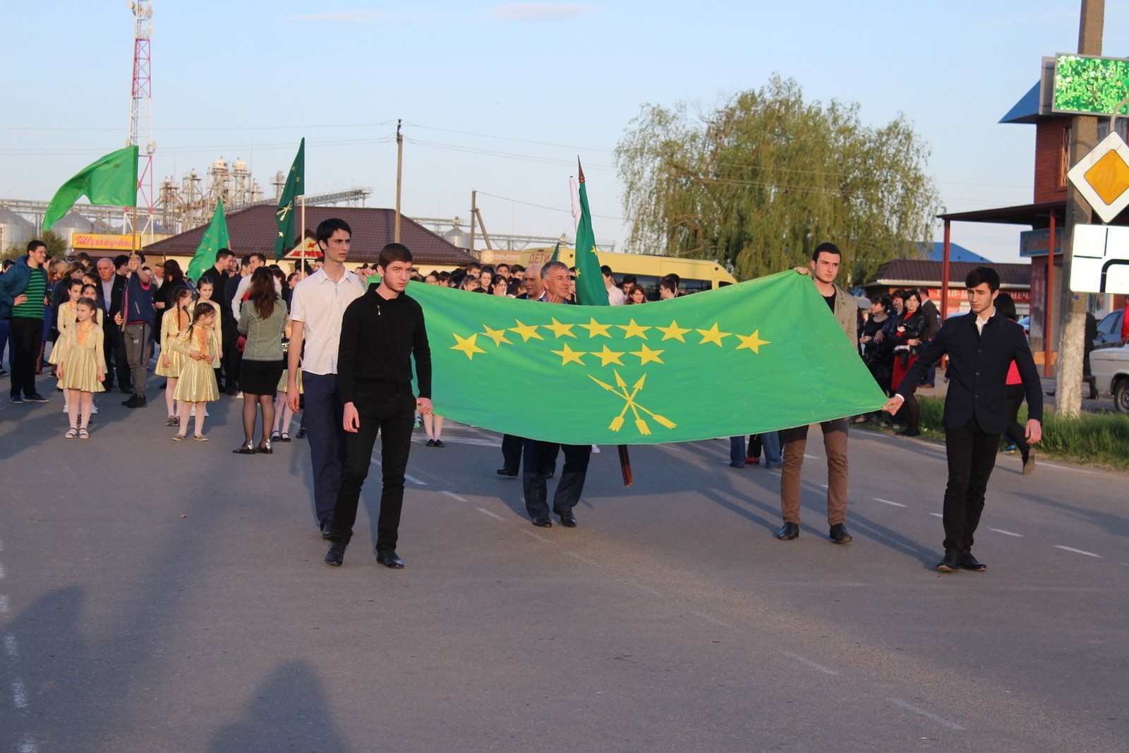 Точный прогноз погоды адыгейск. Город Адыгейск. Адыгейск школа 3.